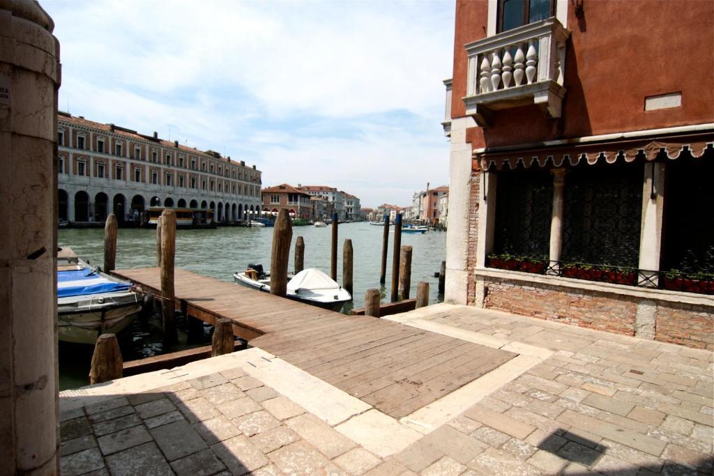 Palazzo Lion Morosini - Check In Presso Locanda Ai Santi Apostoli Venecia Exterior foto