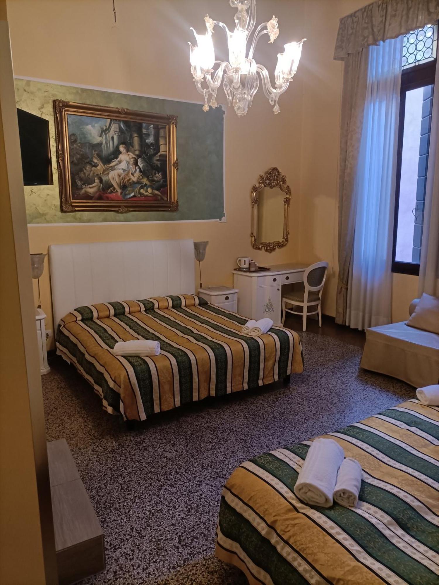 Palazzo Lion Morosini - Check In Presso Locanda Ai Santi Apostoli Venecia Exterior foto